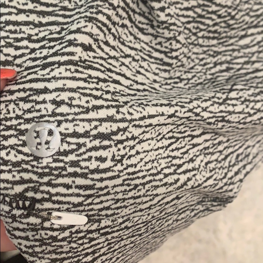 Lululemon pullover! - Picture 3 of 5